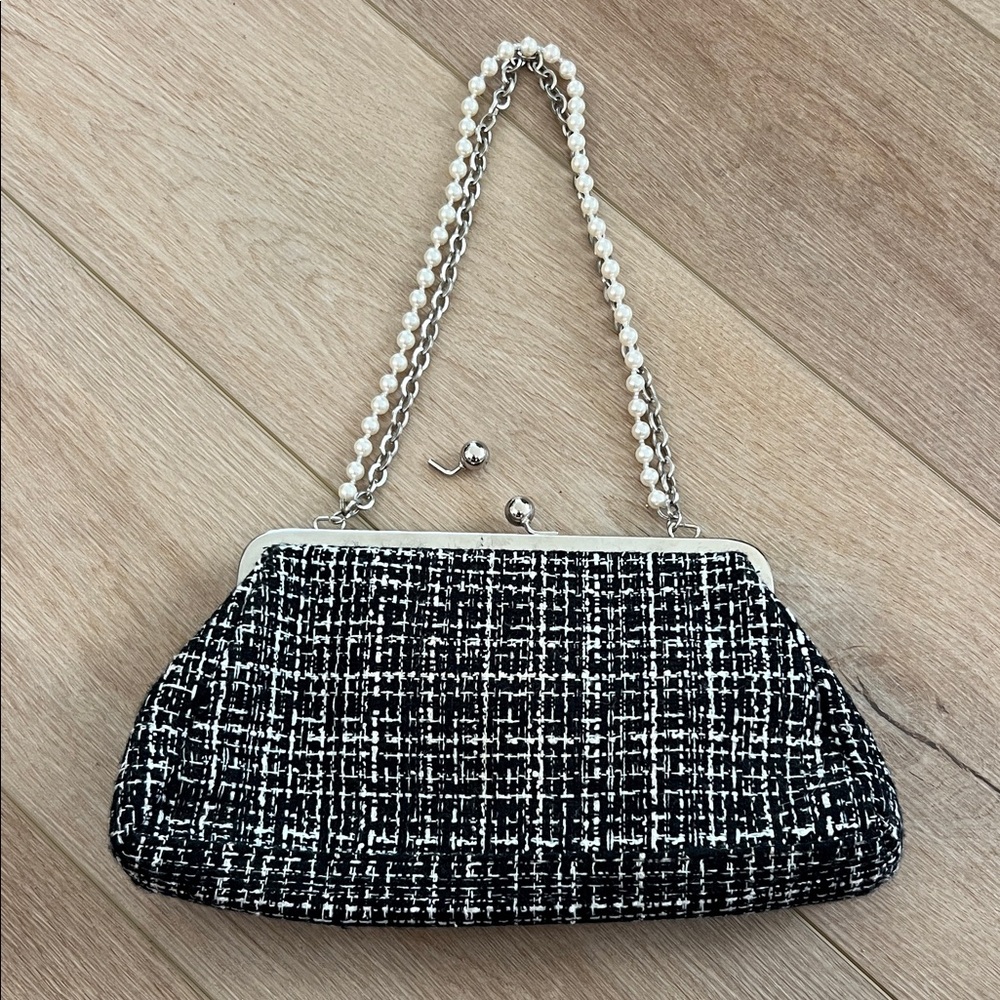 Stylish Tweed Clutch with Chain Strap